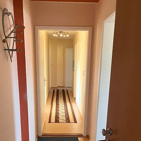 Daire Grosse Monteurwohnung Mit 4 Und Parkplatz, Waschmaschine, Internet, Voll Ausgestattete Kueche *